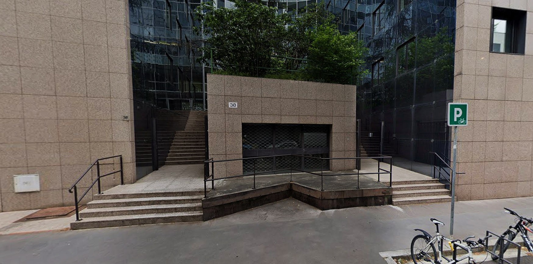 Guerin Street Spot Street Villeurbanne Skate Spot 3/5