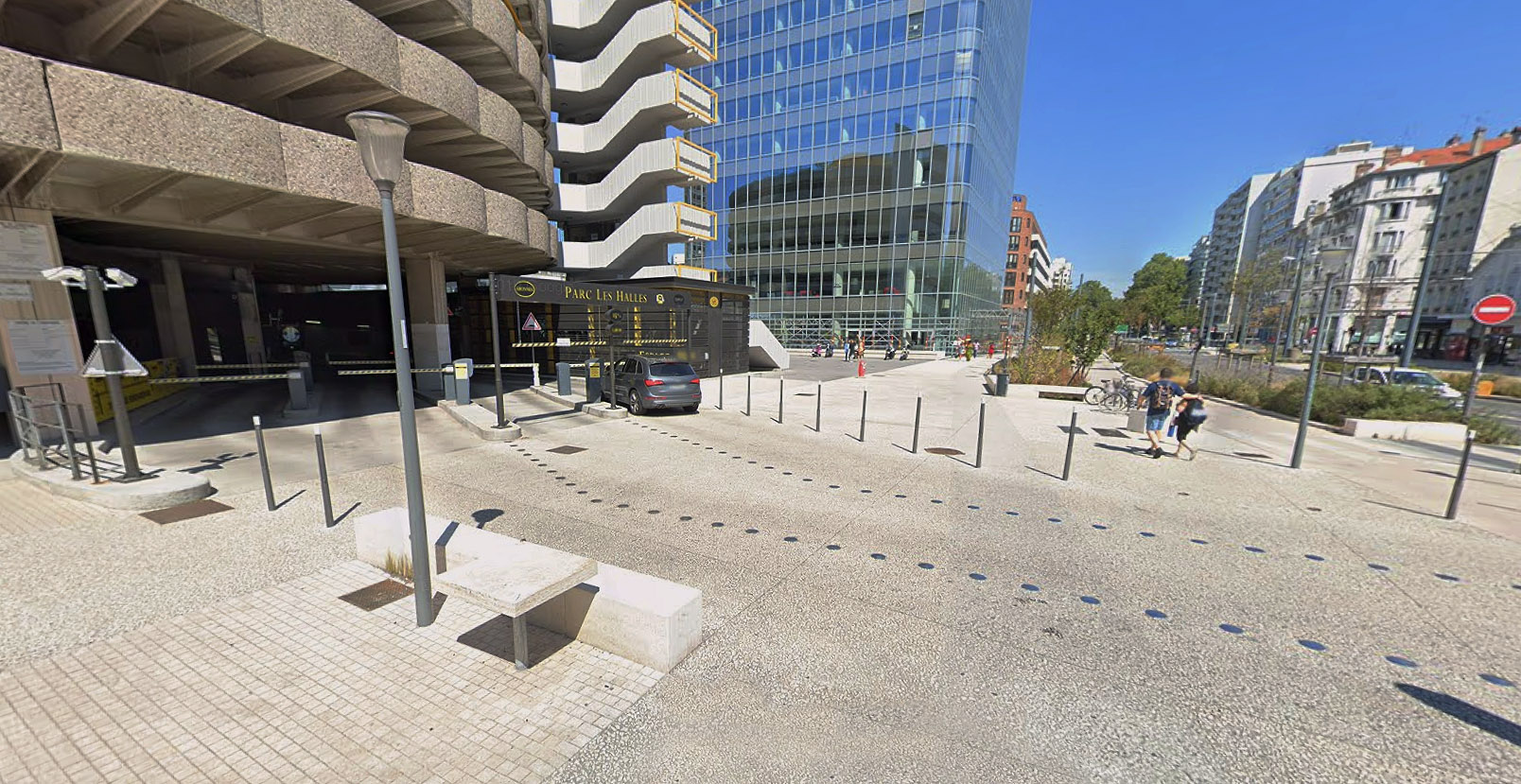 Les Halles Parc Spot Street Lyon Skate Spot 3/5