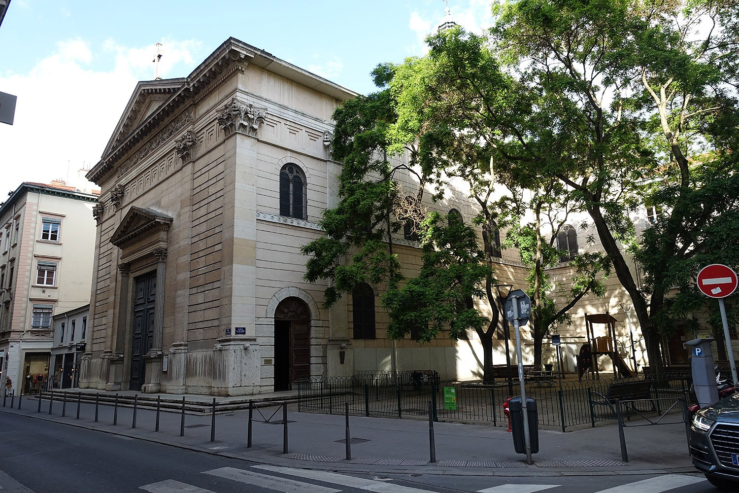 Église St François Spot Street Lyon Skate Spot 2/5
