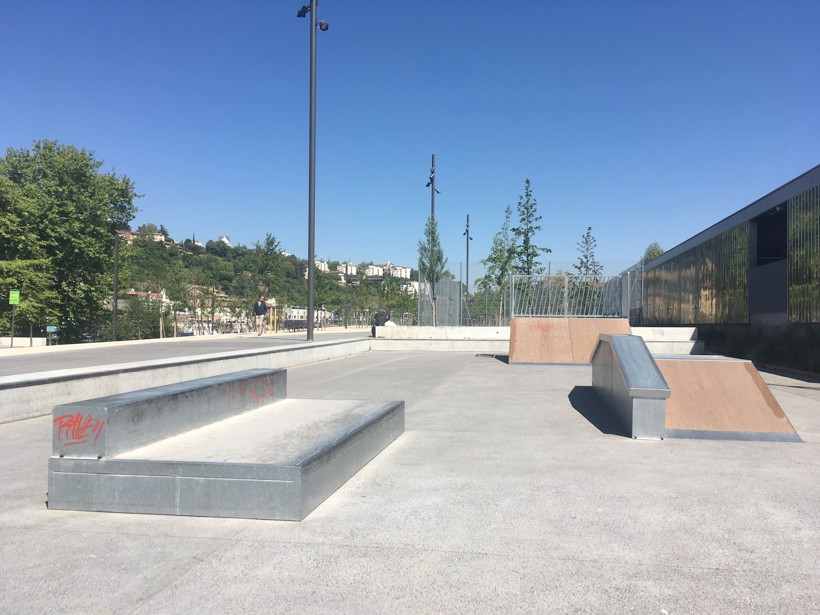 Confluence Skatepark Lyon Skate Spot 2/5