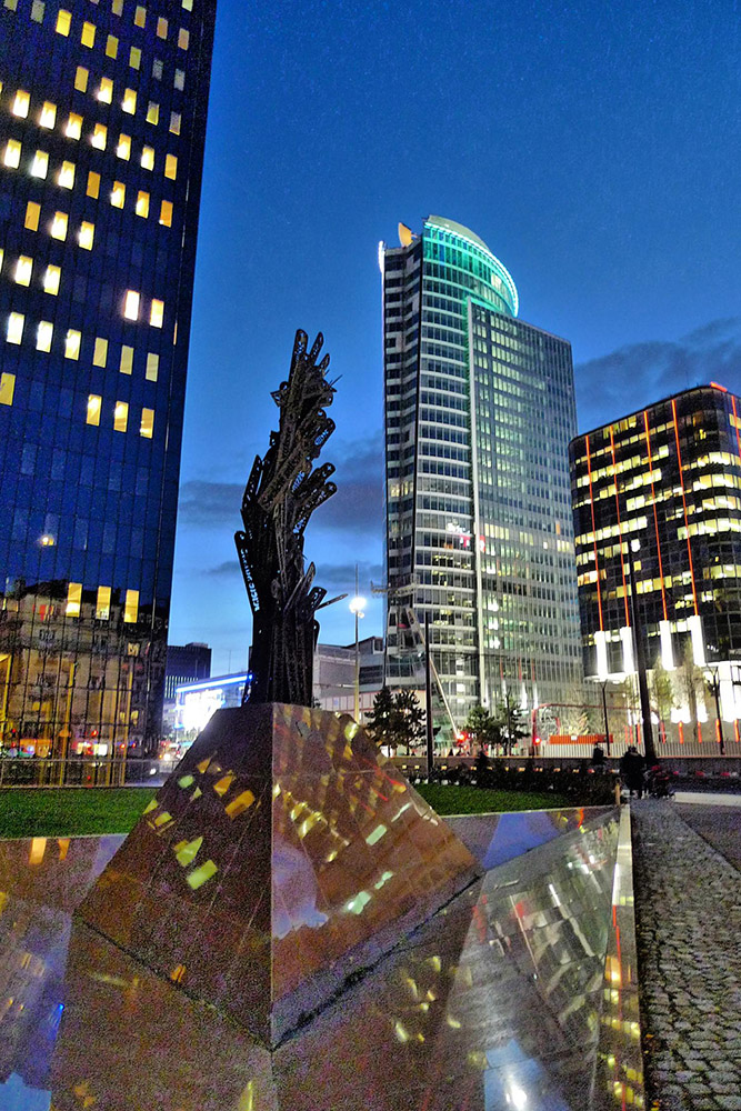 Swiss Life Tower Spot Street Lyon Skate Spot 1/5