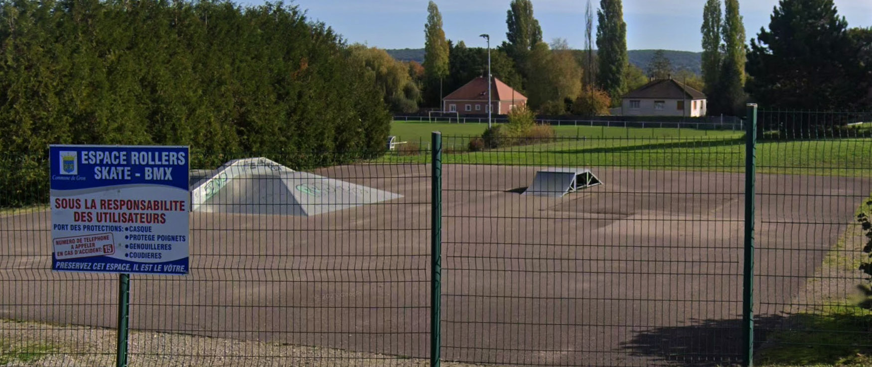Maison des Jeunes Skatepark Gron Skate Spot 1/5