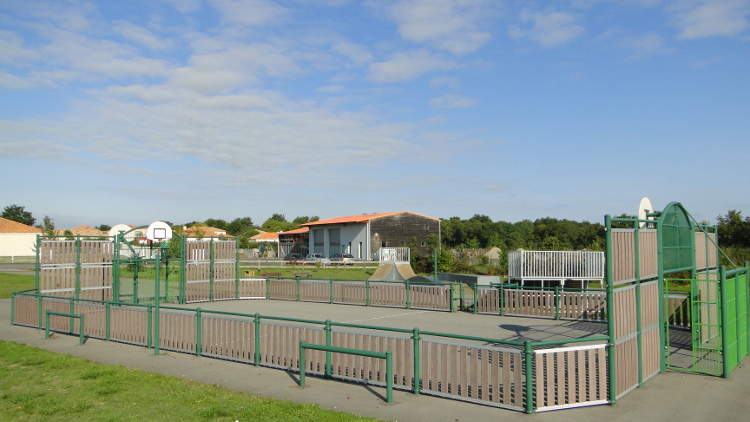 Caserne de Pompiers Skatepark Brains Skate Spot 1/5