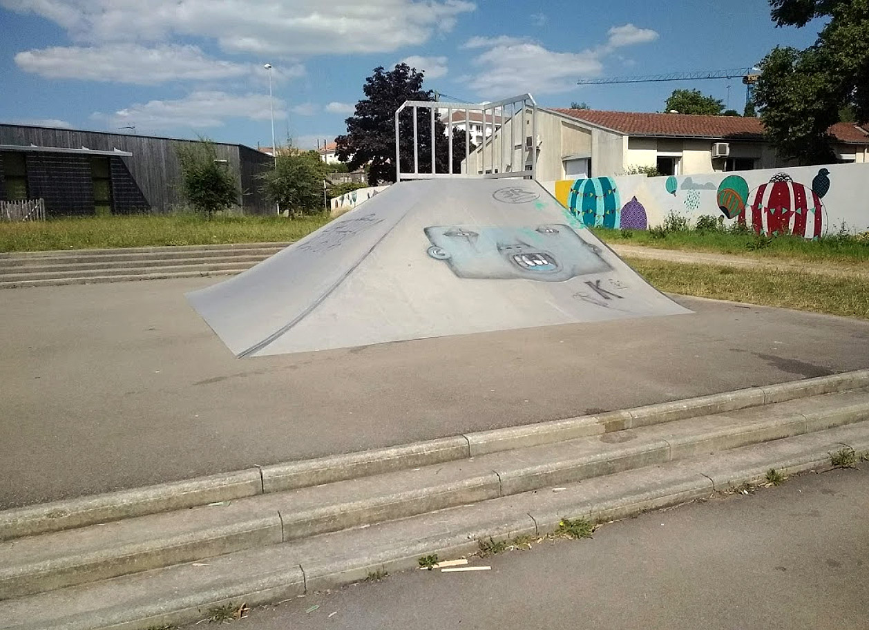Parc du Grand Pré Skatepark La Montagne Skate Spot 2/5