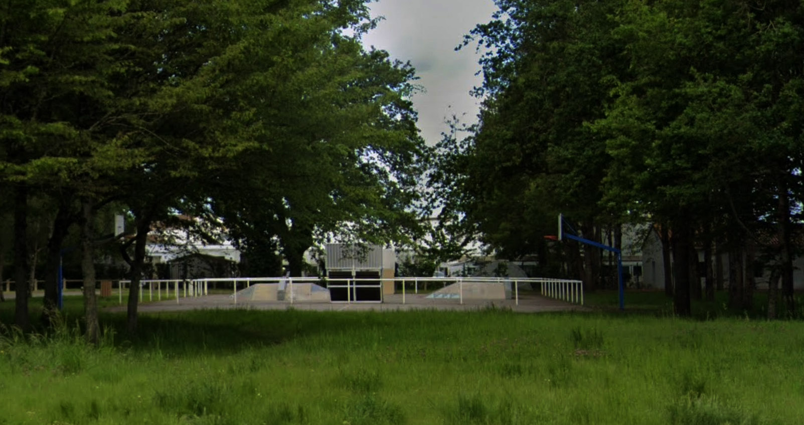 Complexe Dindon Skatepark Saint Sébastien sur Loire Skate Spot 1/5