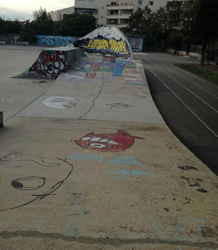 Le Coup Perdu Skatepark Miramas Skate Spot 2/5