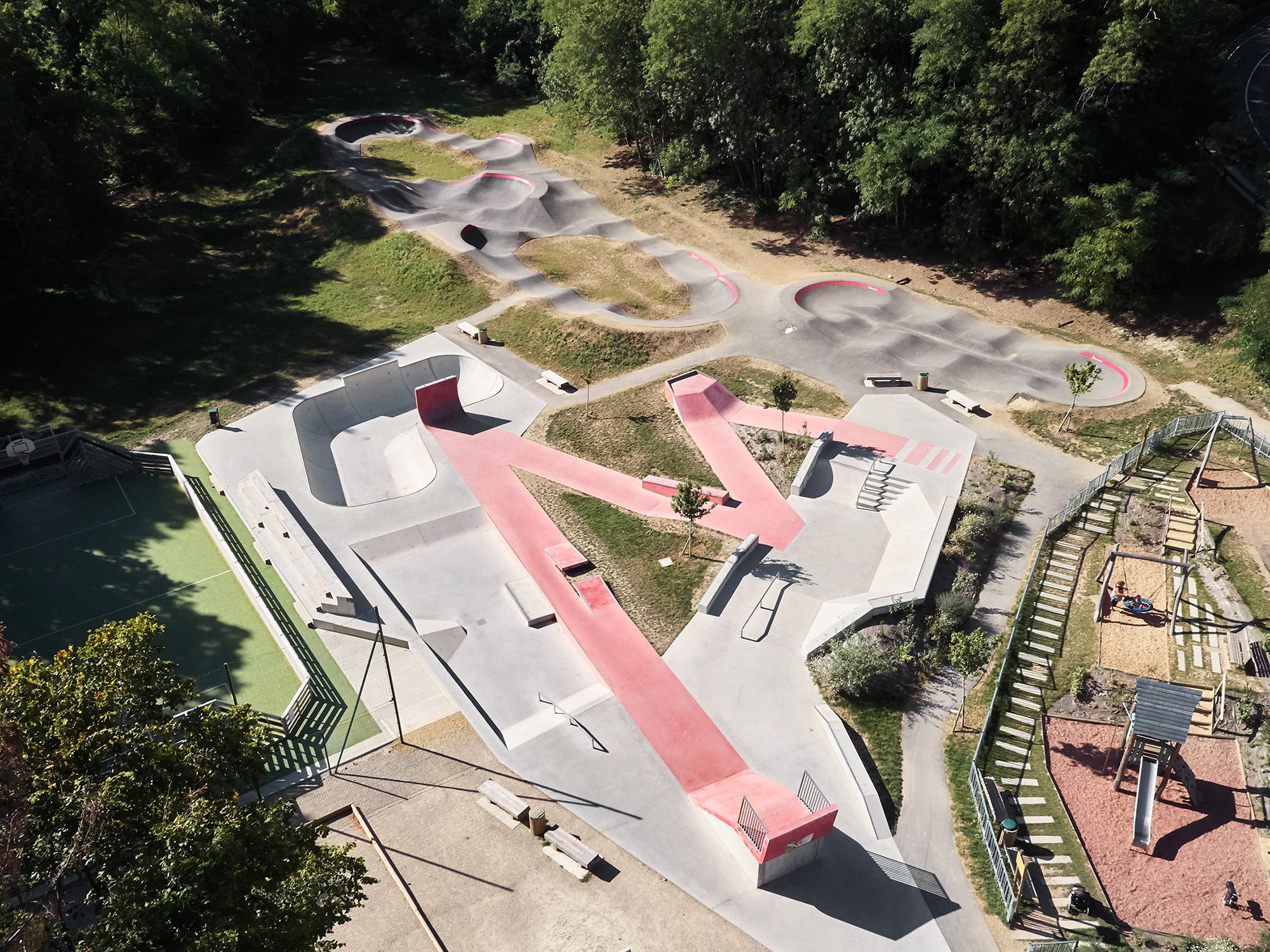 Parc du Journans Skatepark Gex Skate Spot 4/5