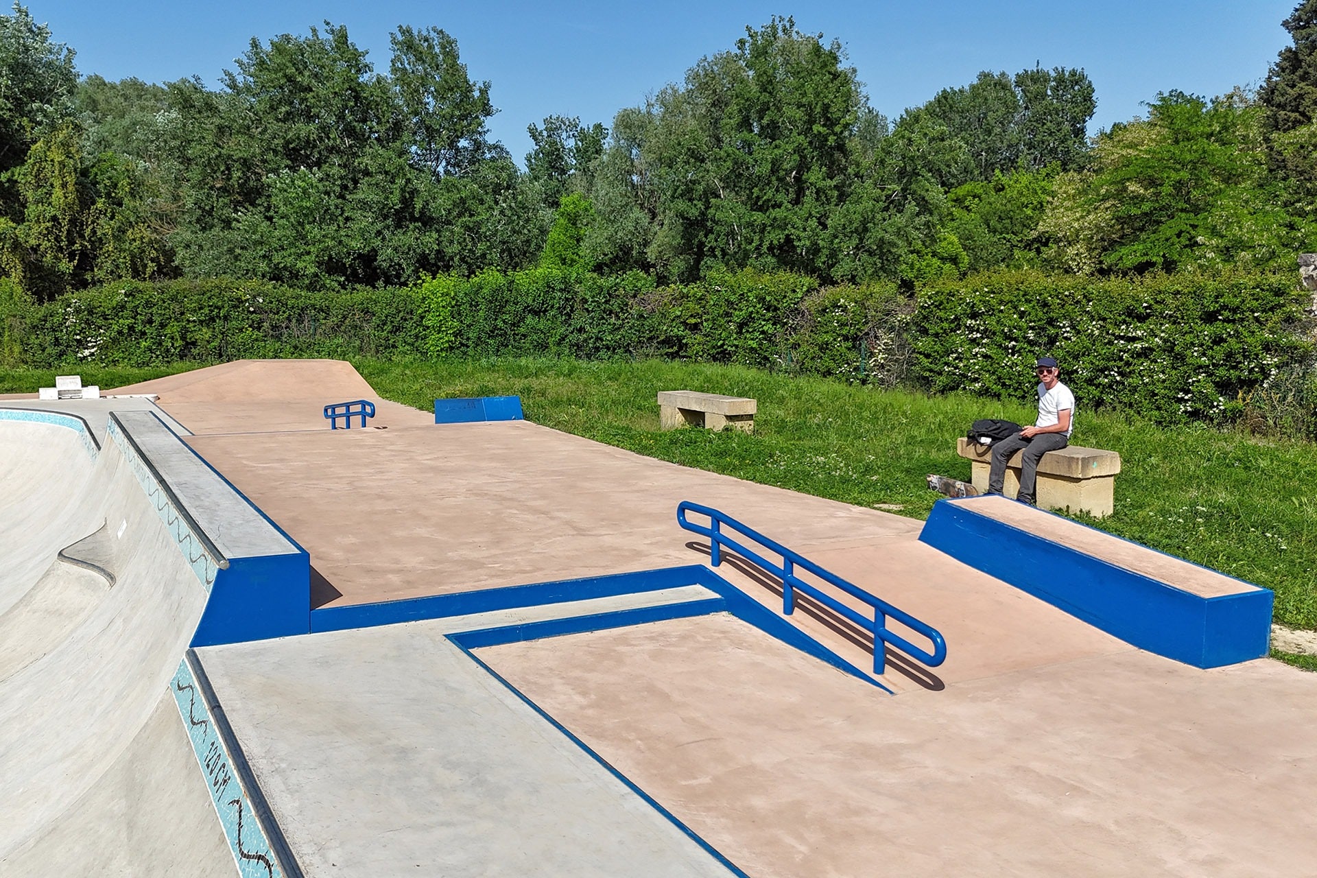 La Piscine Bowl Montfrin Skate Spot 3/5