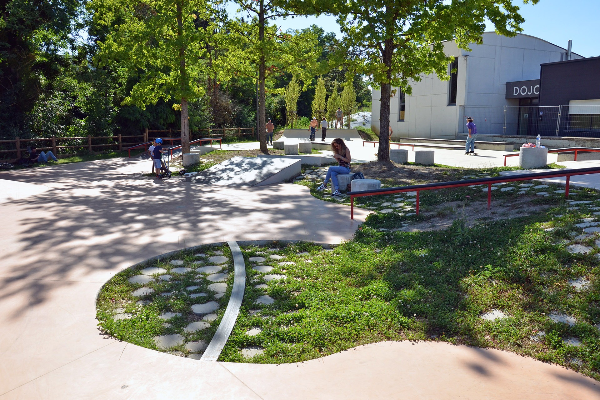 Dojo Skatepark Villefranche-sur-Saône Skate Spot 3/5