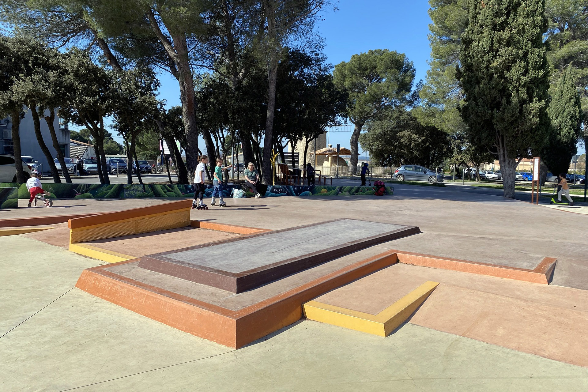 Parc des Sports Skatepark Lambesc Skate Spot 3/5