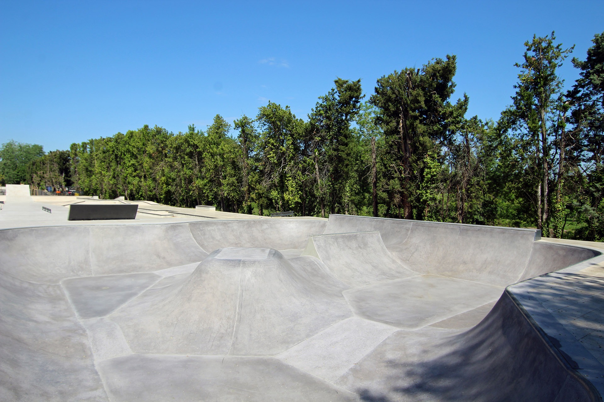 Les Arènes Skatepark Noves Skate Spot 4/5