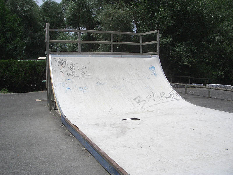 Espalungue Skatepark Arudy Skate Spot 1/5