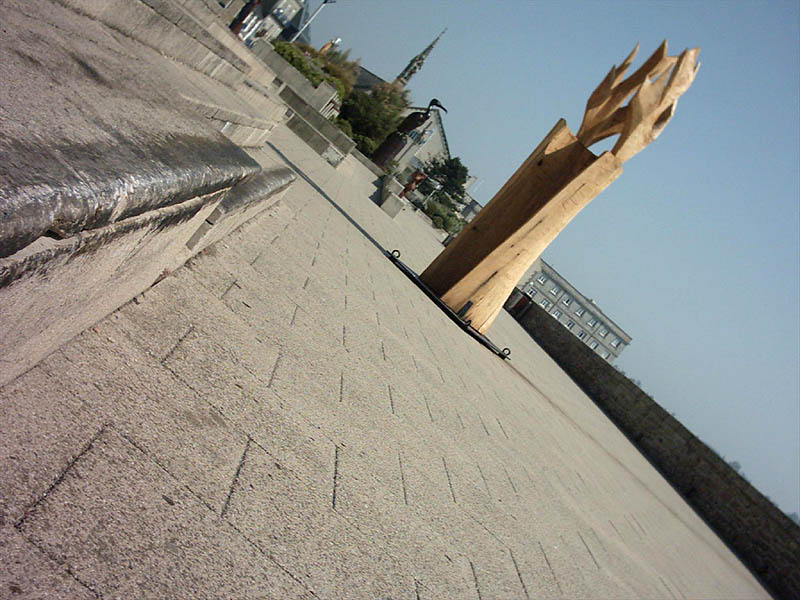 Le Quai Plaza Concarneau Skate Spot 4/5