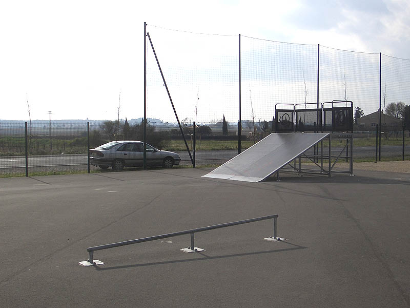 Cournonsec Skatepark Cournonsec Skate Spot 2/5