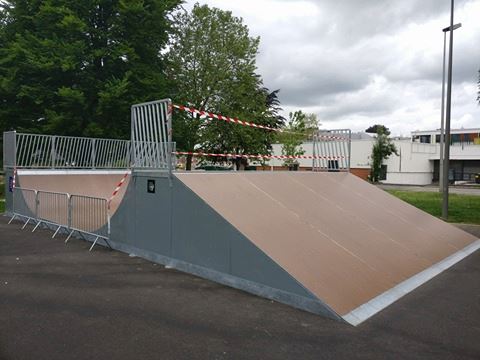 Gravenchon Skatepark Port Jérôme sur Seine Skate Spot 3/5