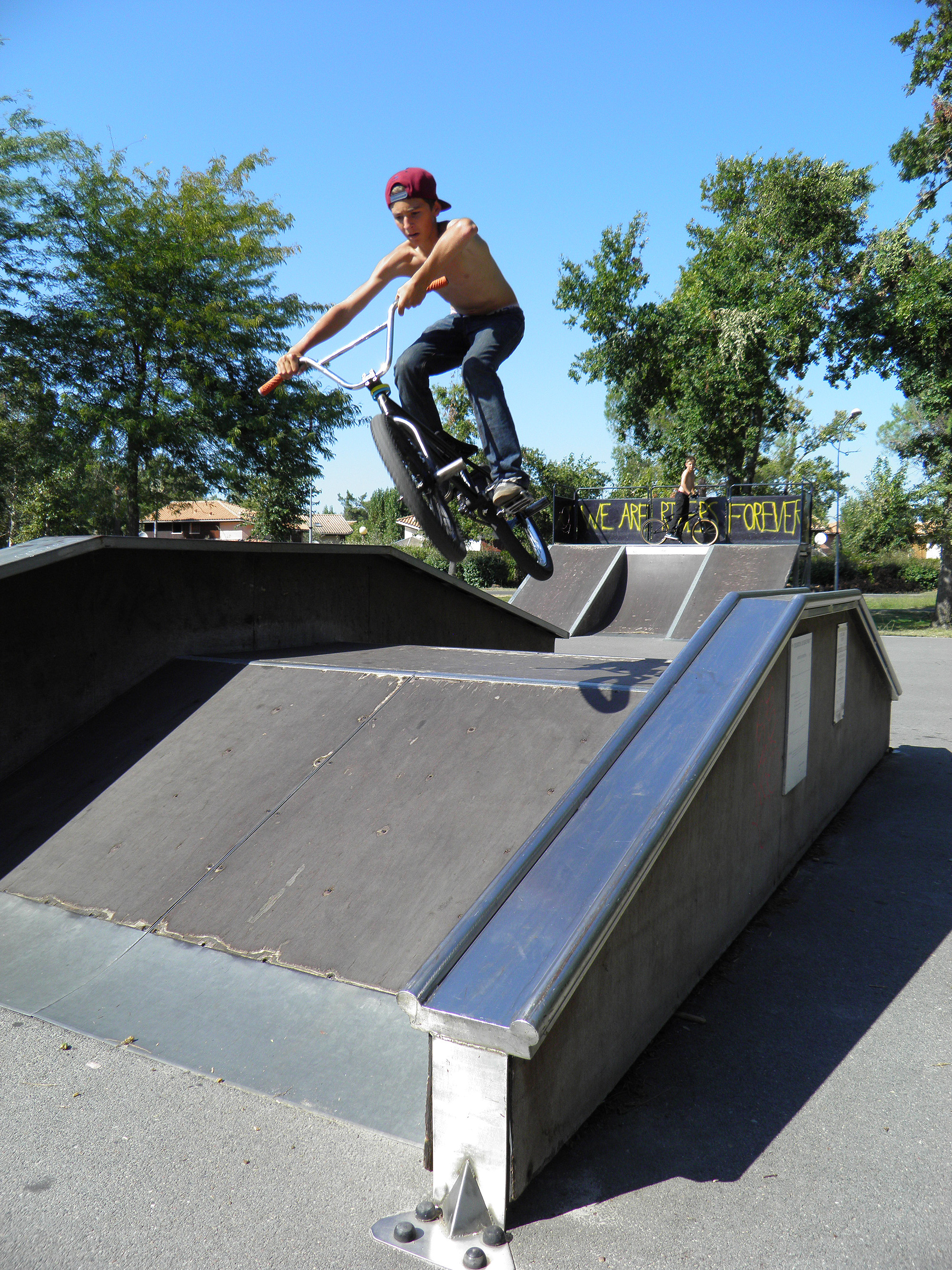 Le Port Skatepark Hourtin Skate Spot 2/5