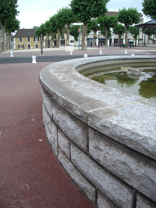 La Junque Plaza Jurançon Skate Spot 3/5