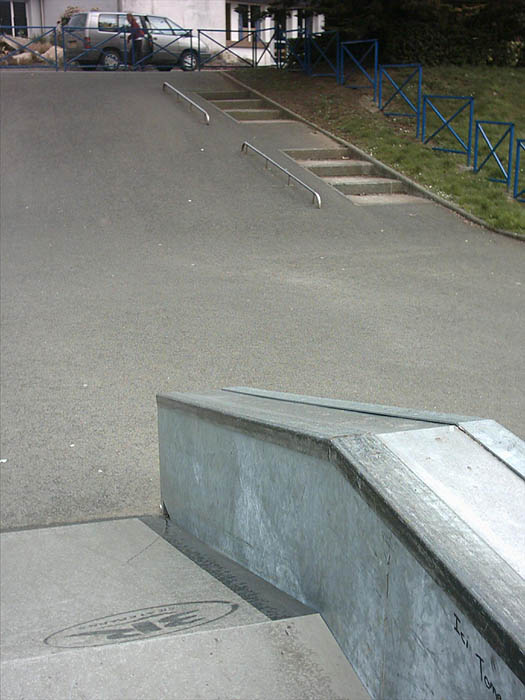Tiez Névez Skatepark Landivisiau Skate Spot 2/5