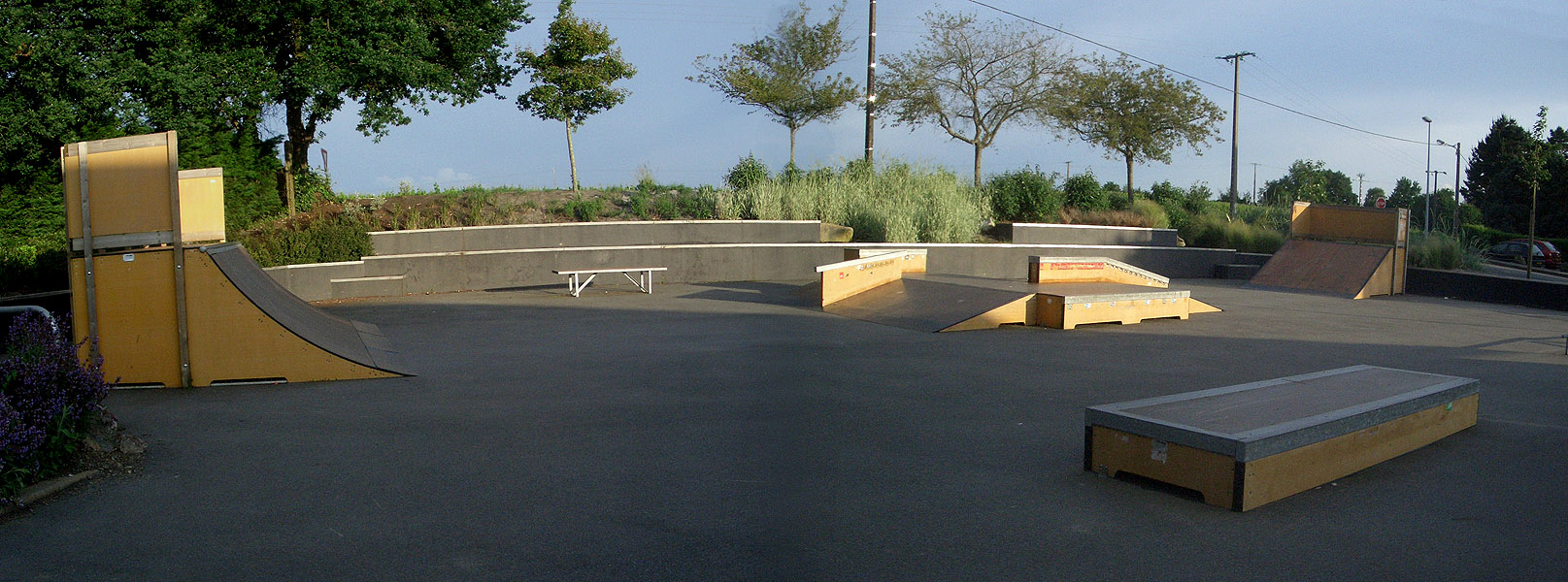 Palais des Congrès Skatepark Le Loroux Bottereau Skate Spot 3/5