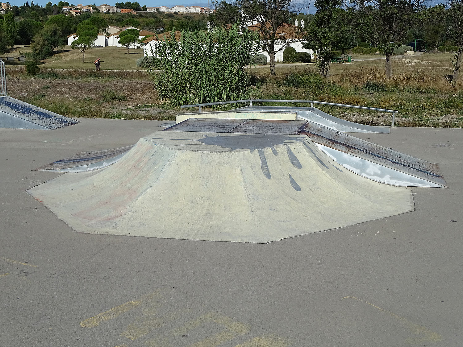 Parc du Sesquier Skatepark Mèze Skate Spot 2/5