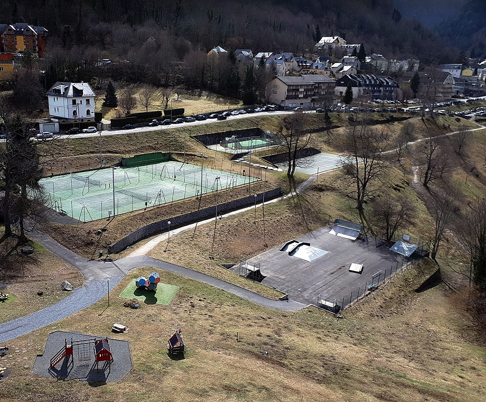 Les Glères Skatepark Cauterets Skate Spot 2/5