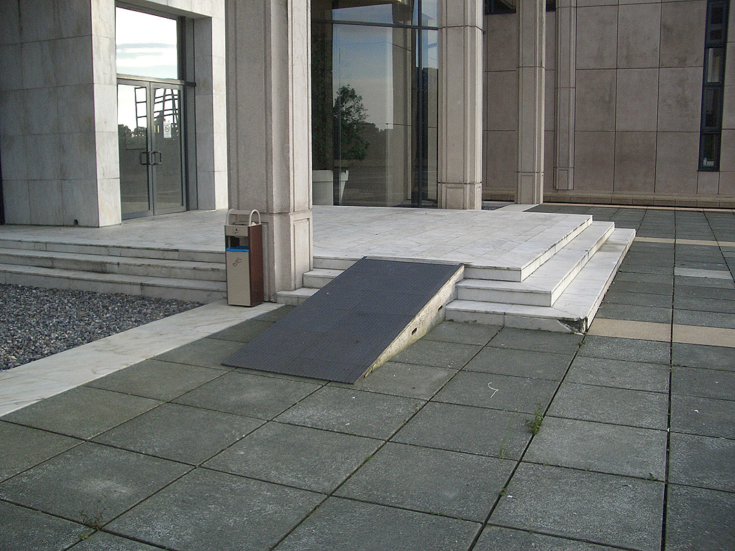 Hôtel de Région Spot Street Nantes Skate Spot 5/5
