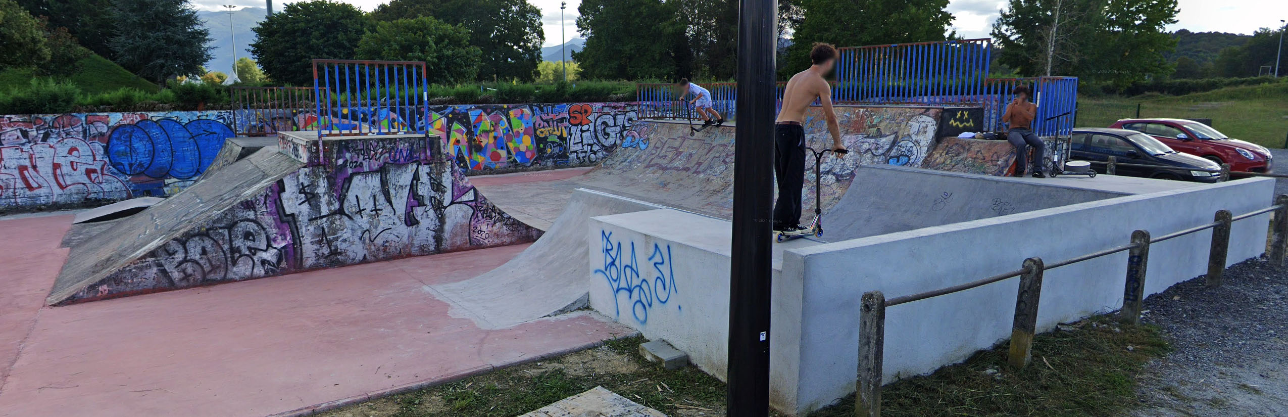Collège Tristan Skatepark Oloron Sainte Marie Skate Spot 4/5