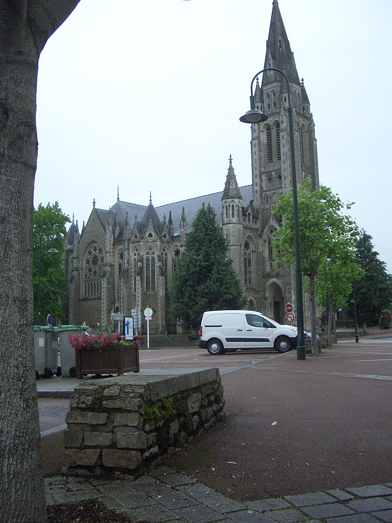 L' Église Spot Street Orvault Skate Spot 2/5