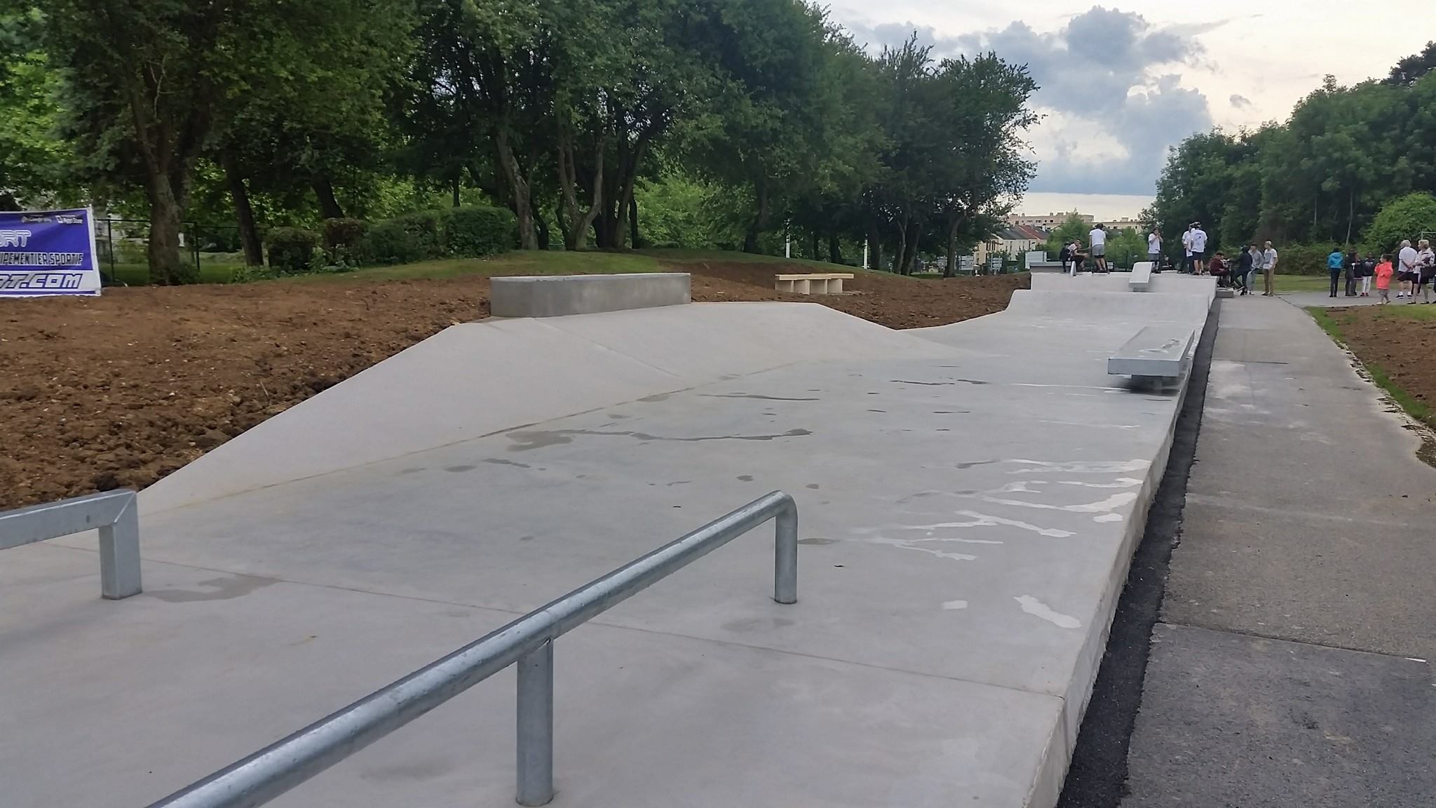 Le Bois Spot Street Maurepas Skate Spot 3/5