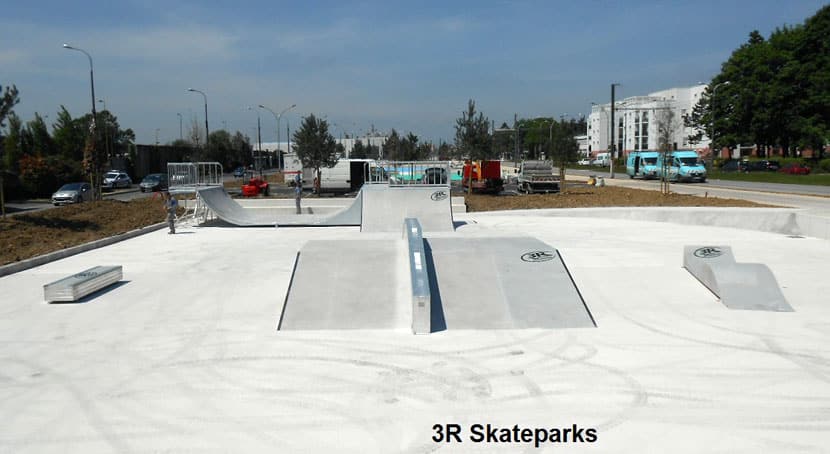 Stade Jean de Nève Skatepark Vélizy Villacoublay Skate Spot 2/5