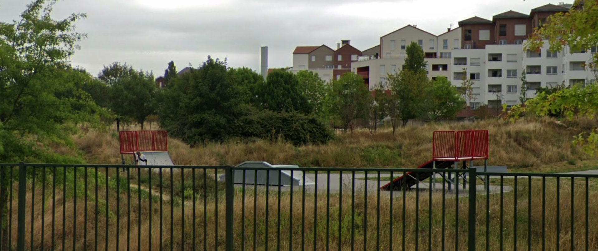Parc des 33 Hectares Skatepark Neuilly sur Marne Skate Spot 2/5