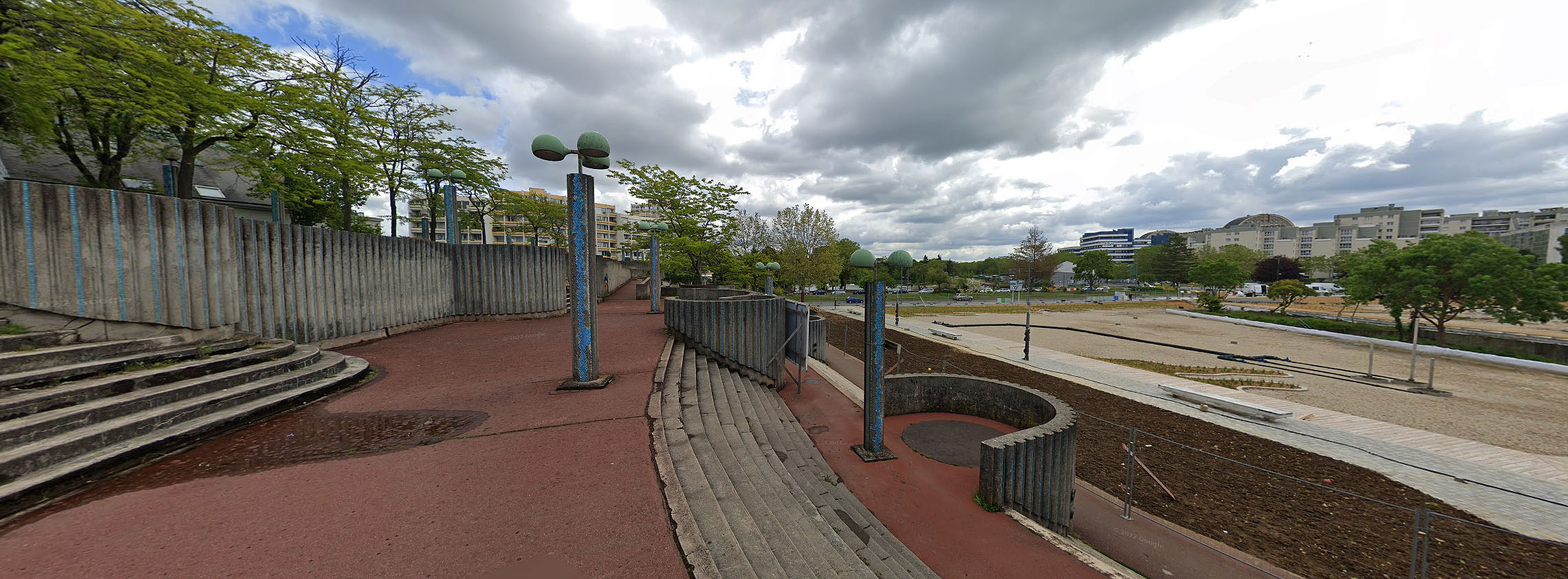 Gare RER Plaza Noisy le Grand Skate Spot 4/5