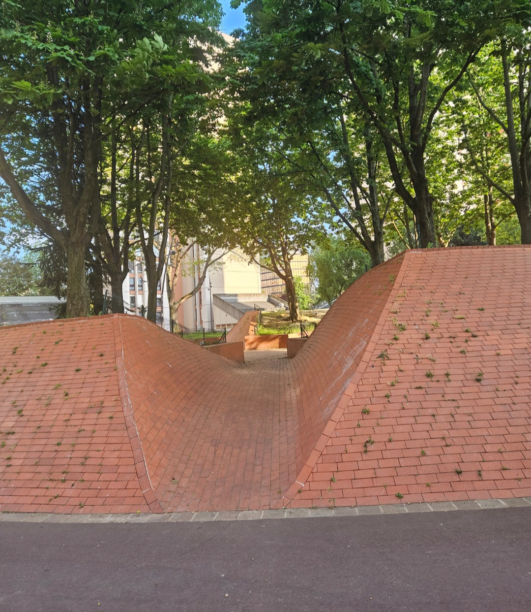 Giraudoux Plaza Créteil Skate Spot 4/5