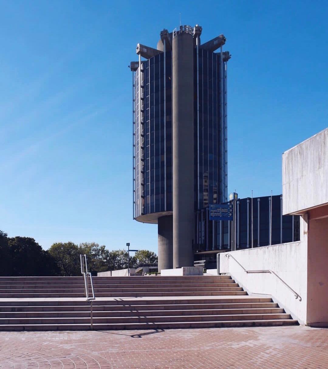 Hôtel de Ville Plaza Créteil Skate Spot 5/5