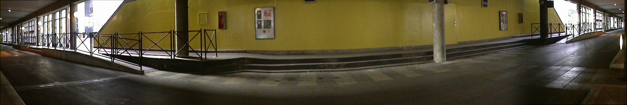 La Villette Parking Indoor Paris Skate Spot 4/5