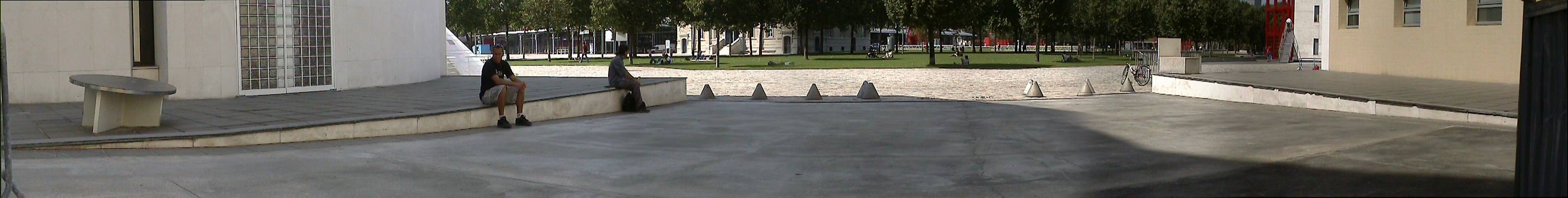 Cité de la Musique Spot Street Paris Skate Spot 3/5