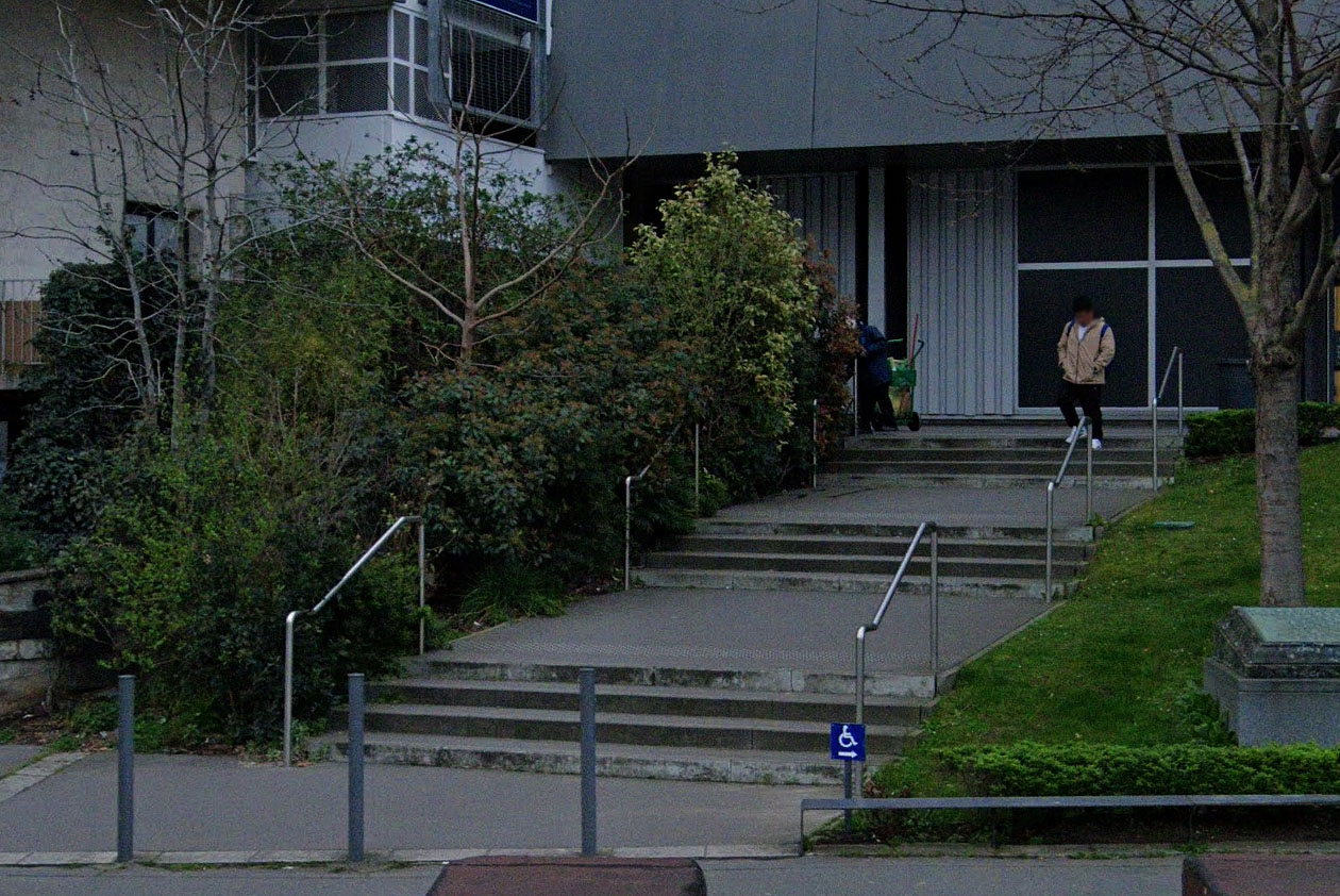 Palais des Congrès Spot Street Paris Skate Spot 3/5