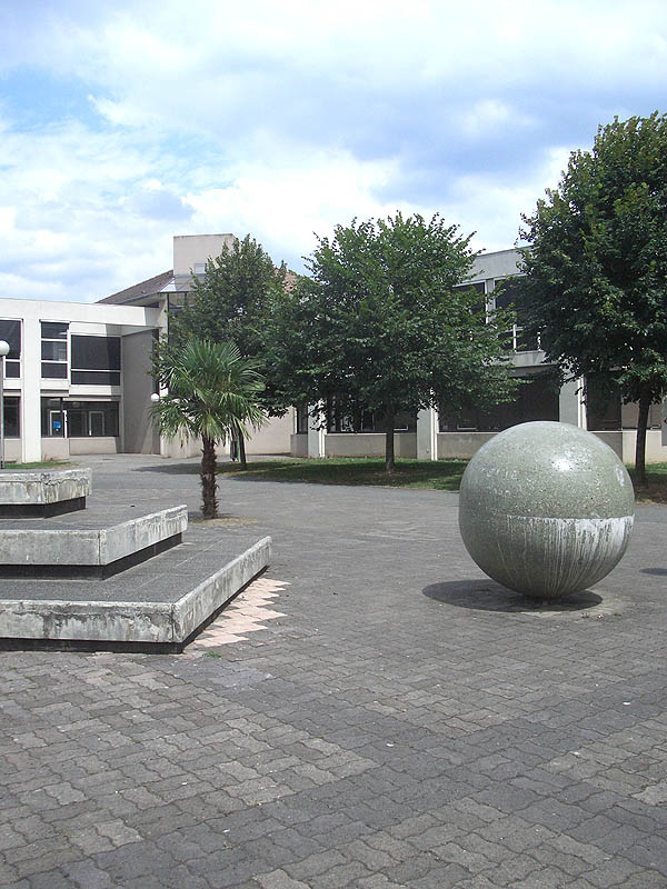Fac Spot Street Pau Skate Spot 3/5