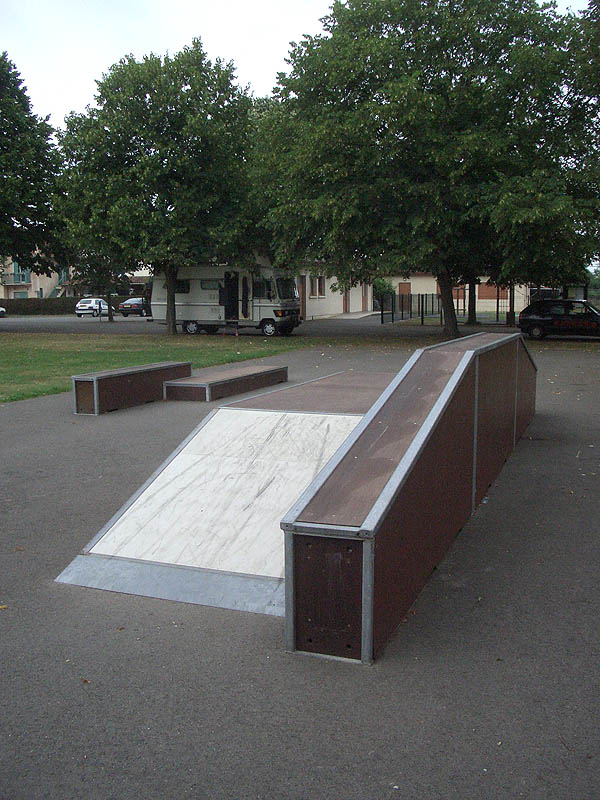 La Mairie Skatepark Puyoô Skate Spot 1/5