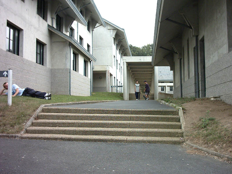 Business School Spot Street Quimper Skate Spot 3/5