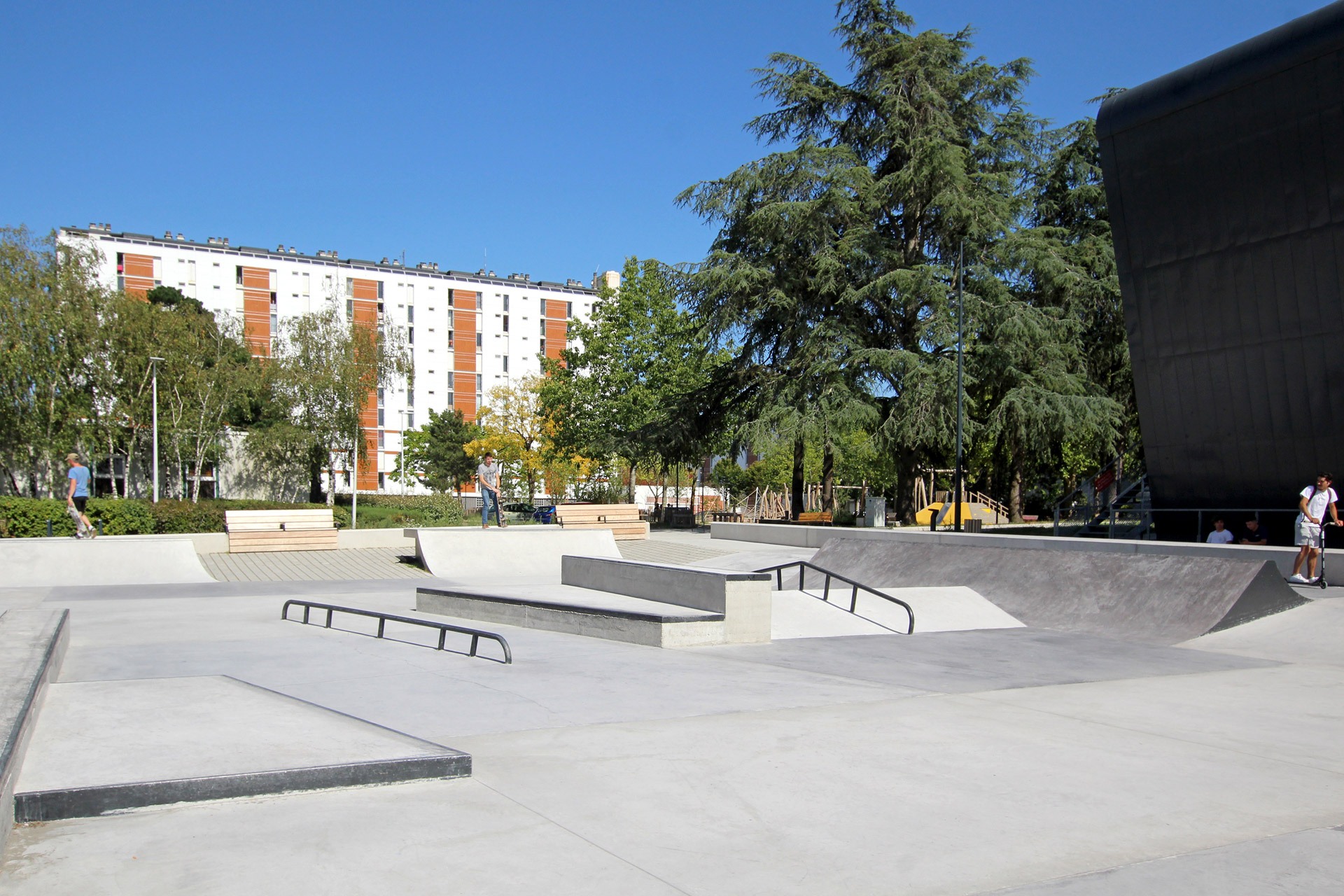 Médiathèque Diderot Skatepark Rezé Skate Spot 5/5