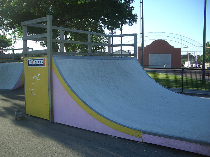 Le Fronton Skatepark Rion des Landes Skate Spot 2/5