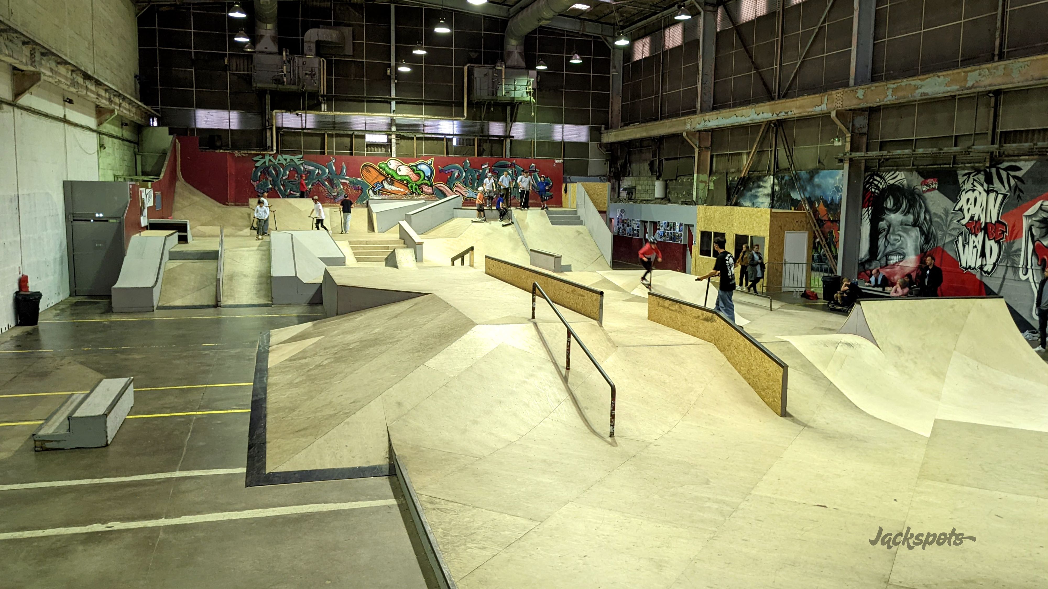 Skatepark of Rouen Indoor Rouen Skate Spot 5/5
