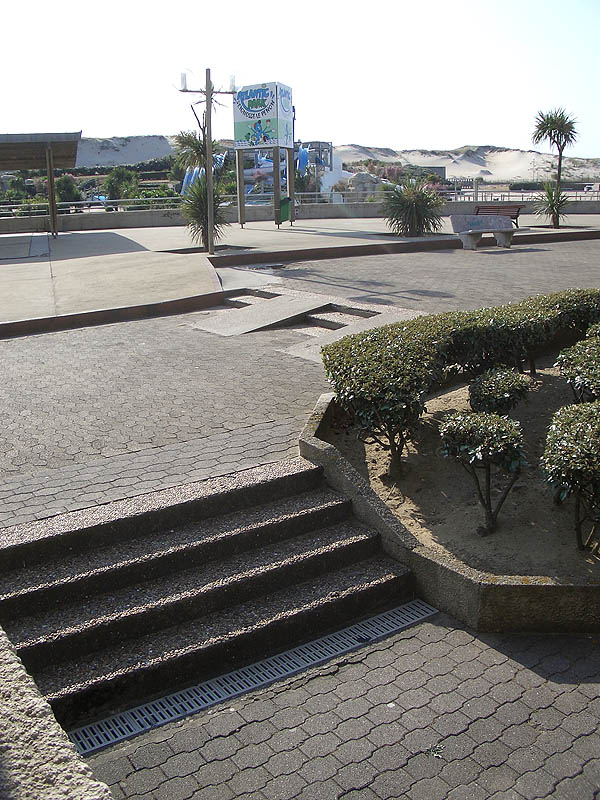 Atlantic Park Plaza Seignosse Skate Spot 4/5