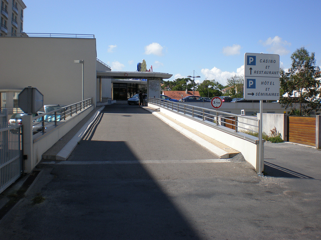 Casino Spot Street Saint Brevin les Pins Skate Spot 2/5