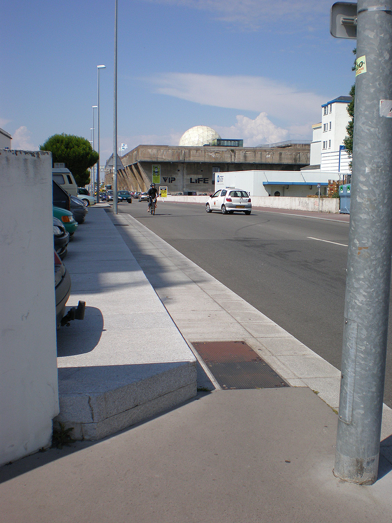 Cinéville Spot Street Saint Nazaire Skate Spot 2/5