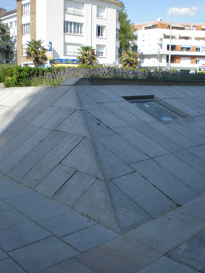 Église de St Nazaire Spot Street Saint Nazaire Skate Spot 4/5