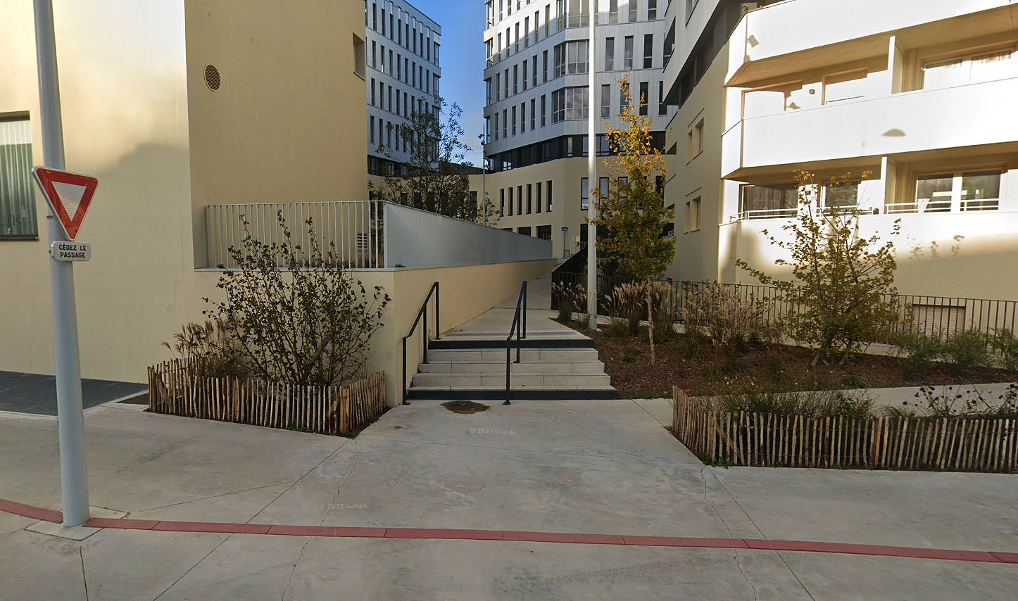 Gare Hôtel Ibis Spot Street Saint Nazaire Skate Spot 2/5
