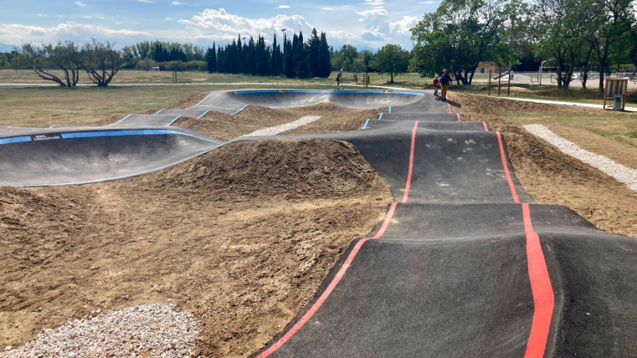 Stade Municipal Pumptrack Saint Nazaire Skate Spot 2/5