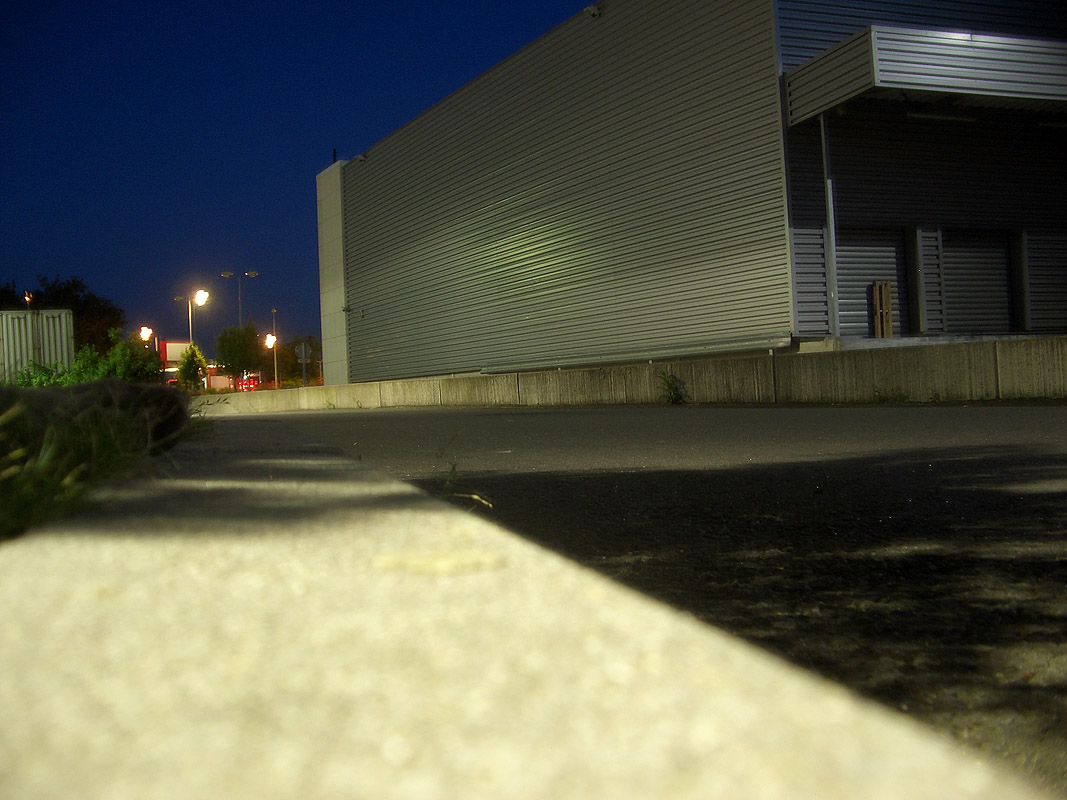 Darty Spot Street Saint Sébastien sur Loire Skate Spot 2/5